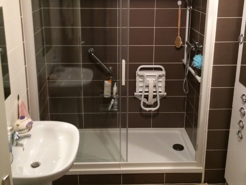 Salle de bain adaptée pour des seniors