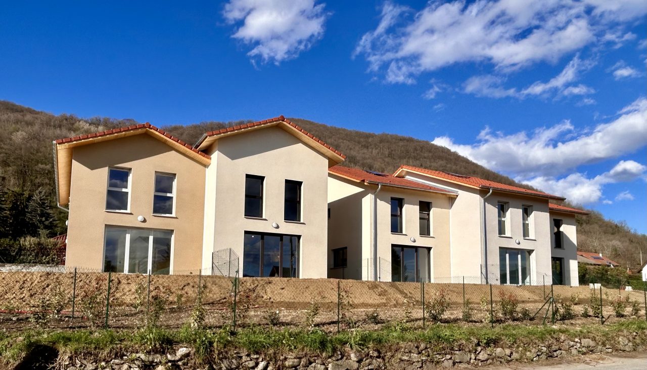 Maisons mitoyennes à la vente en PSLA